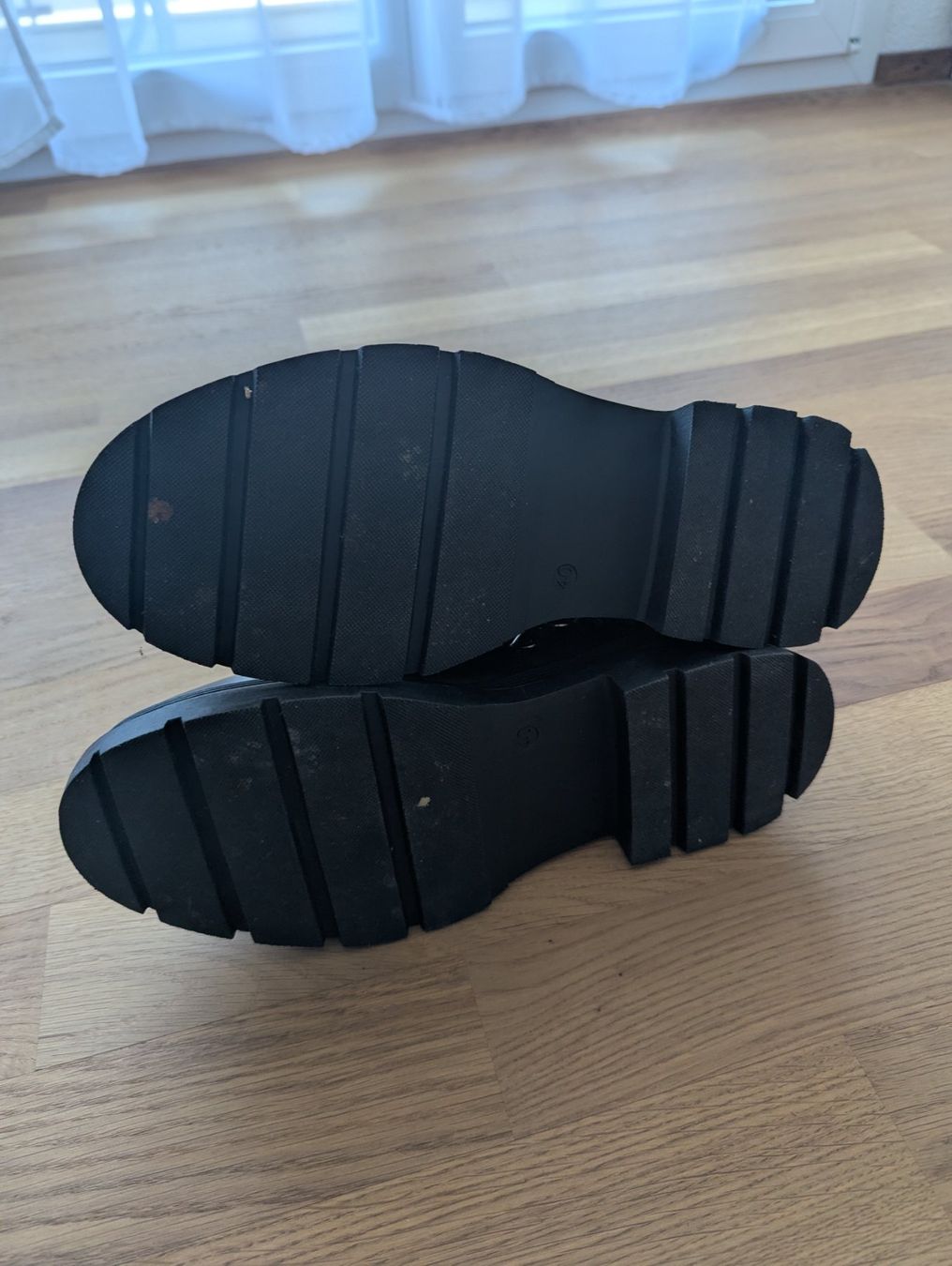Scarpe da donna: Schwarze Winter Boots, neuwertig, Grösse 40 – Nuovo (secondo la descrizione) da Beckenried venduto da ang_j9fs 3