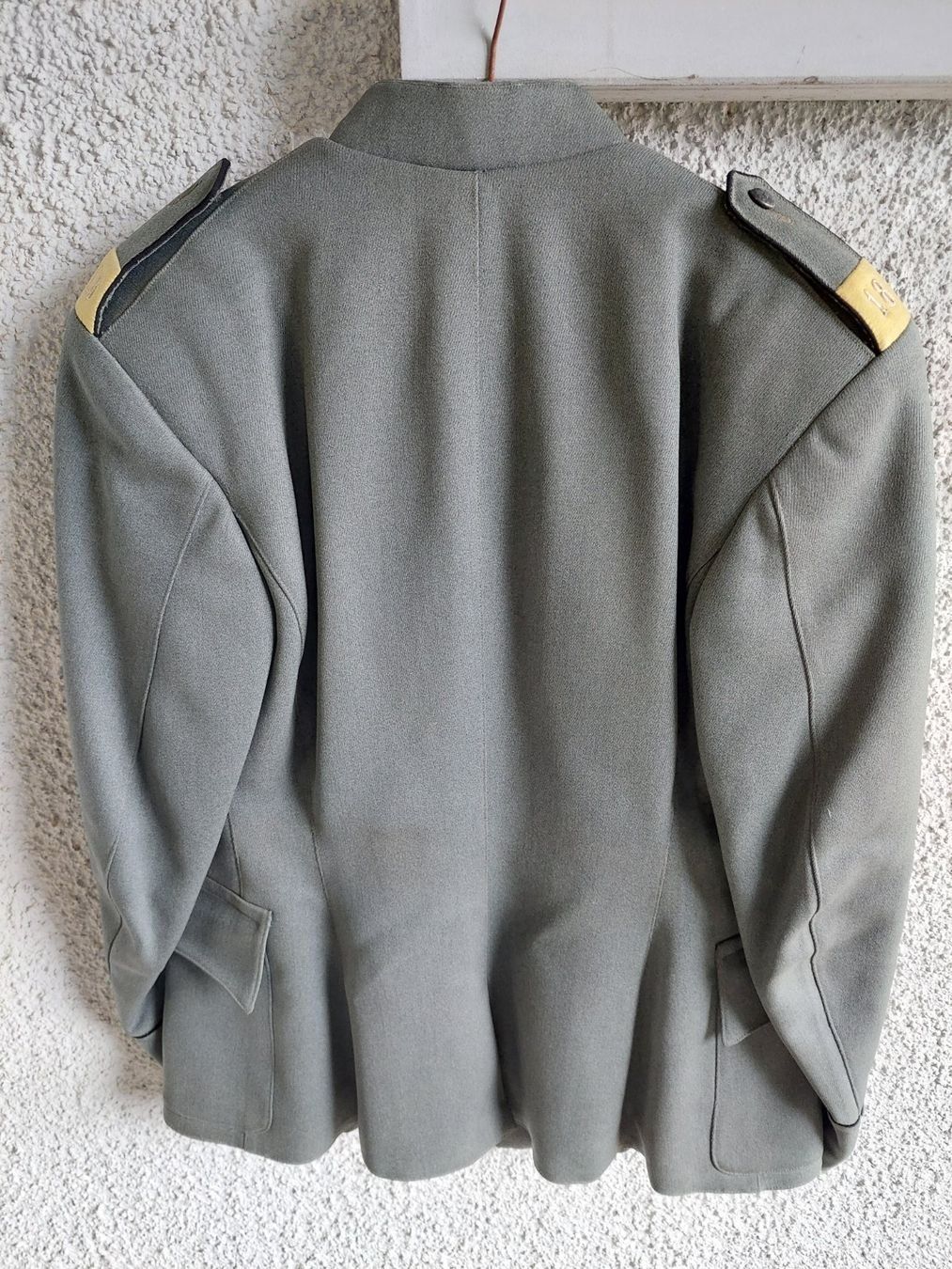 Schweizer Armee Uniformen: Alte Militäruniform Armee Schweiz Hauptmann – Gebraucht aus Obfelden von Foto_Bild_Kunst_Buch 4