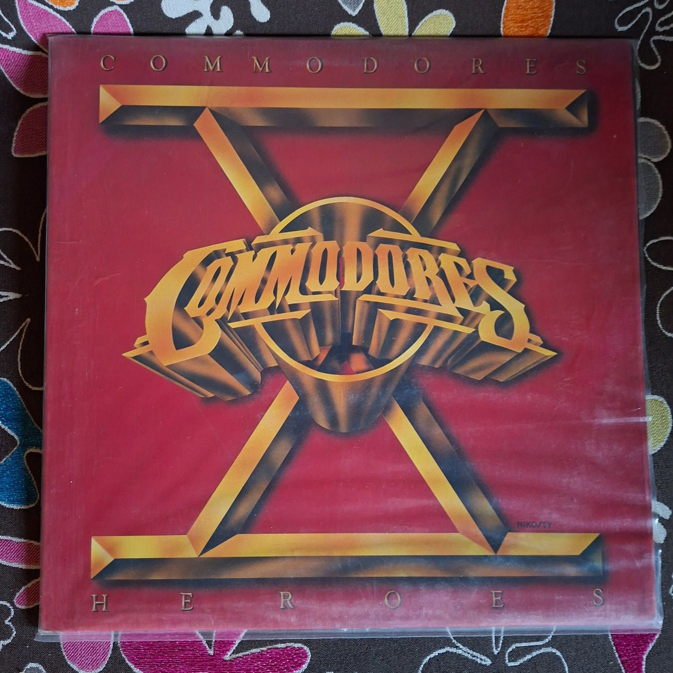 Vinyles: Schallplatte LP Commodores - Heroes – D'occasion à Burg AG par ..machine_rec..