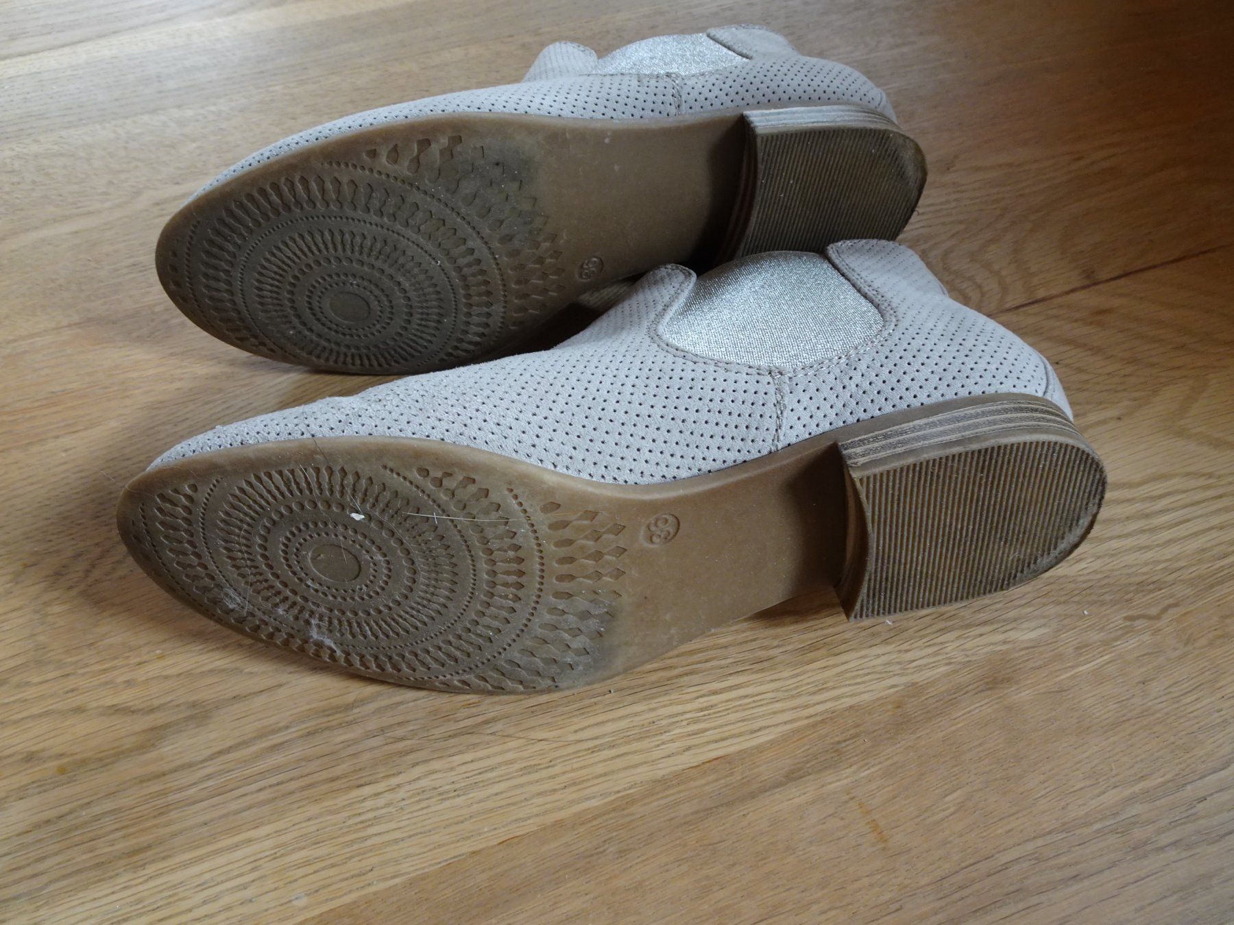 Graceland Scarpe da donna: Graceland Stiefelette beige - silber Gr. 36 - 260282 – Usato da Küssnacht am Rigi venduto da Schuhe-Secondhand 3