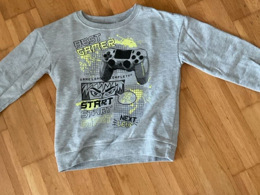 Pullover & Sweatshirts: Pullover young idols grau Grösse 128 – Gebraucht aus Oberrohrdorf von ashley79