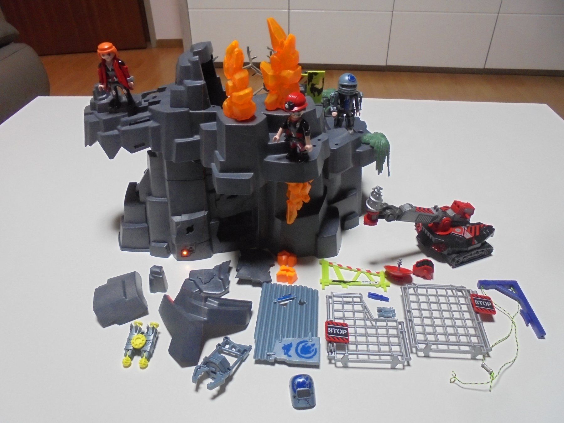 Playmobil Giocattoli: PLAYMOBIL - 70623 - DINO - ROCK – Usato da Gelterkinden venduto da ajdt4