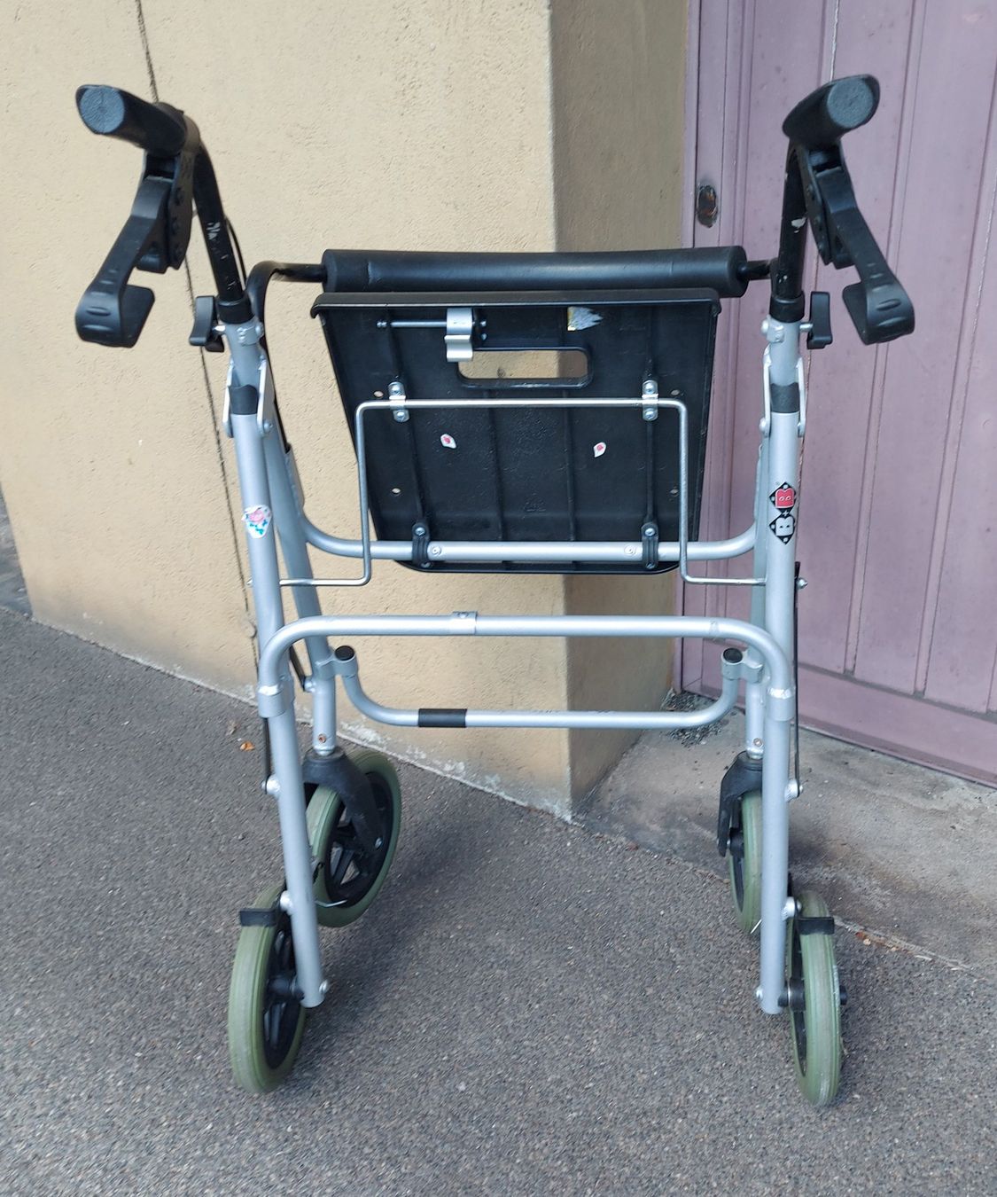 Ausili per la deambulazione: Rollator – Usato da Wallisellen venduto da Allivia 3
