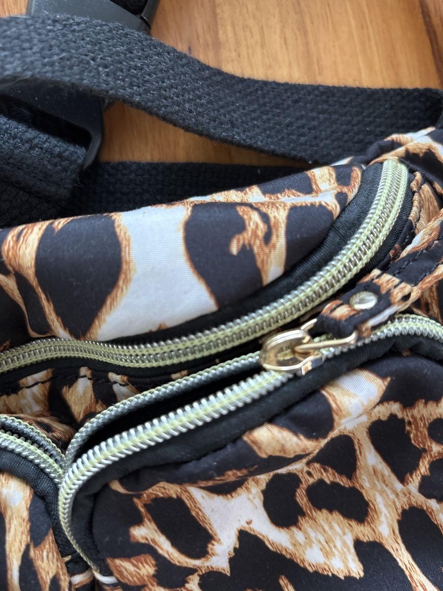 Only Borse da donna: Trendige Gürteltasche Leo-Print – Nuovo (secondo la descrizione) da Muri AG venduto da ReBoutique 2