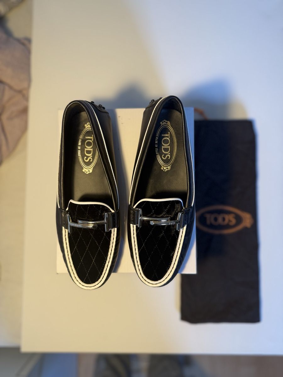 Tod'S Scarpe da donna: TOD'S Mokassins Damen Schwarz Grösse 37.5 Leder mit Tasche – Nuovo (secondo la descrizione) da Winterthur venduto da yan_j9zj