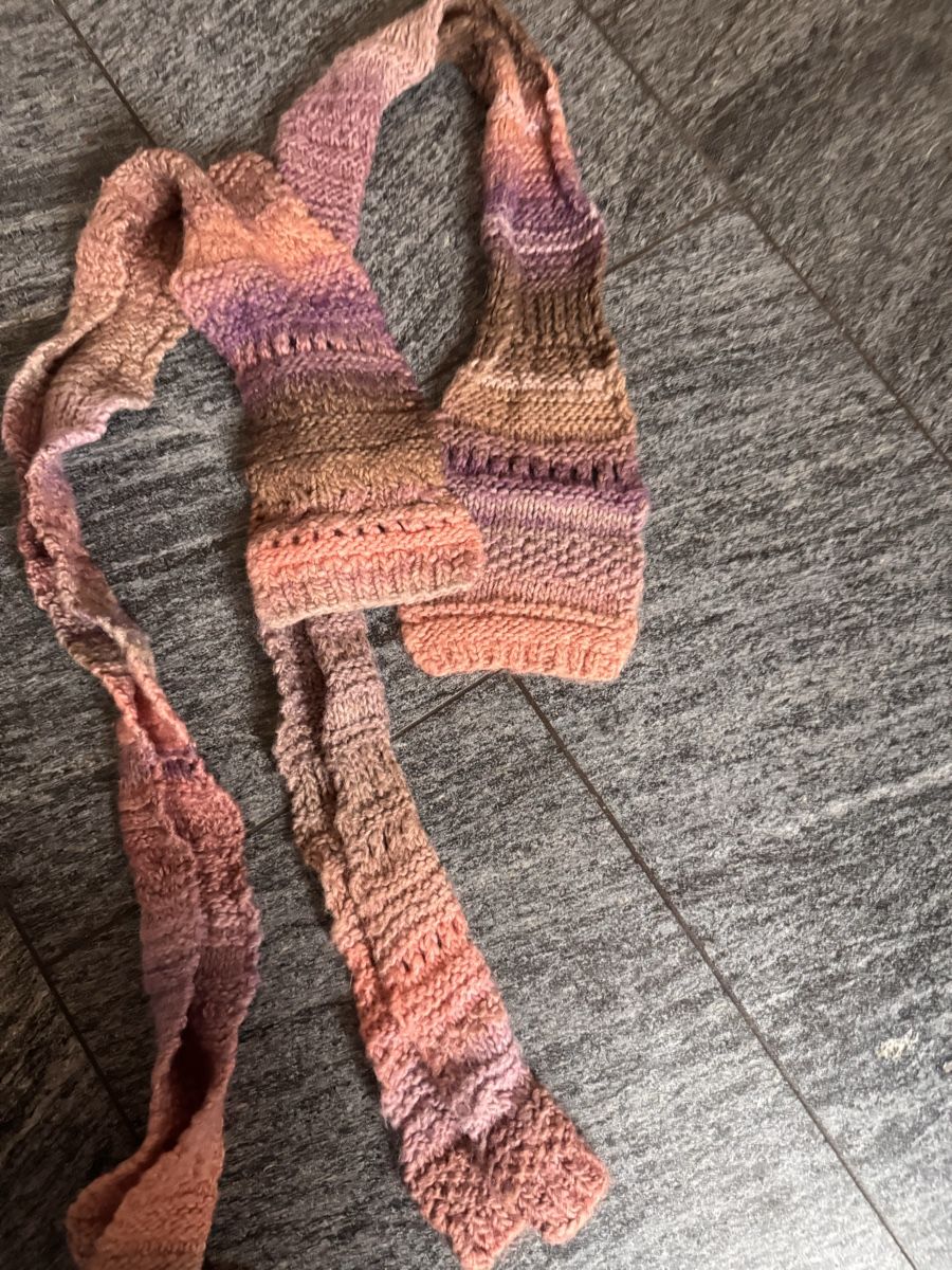 Altro abbigliamento per bambina: 2 Mädchen Schals handgestrickt – Usato da Wädenswil venduto da dorodi 1