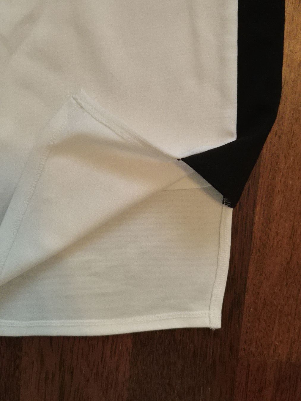 Guess Robes: Weisses elegantes Kleid von Guess – Neuf (Voir description) à Strengelbach par ich1.0 3