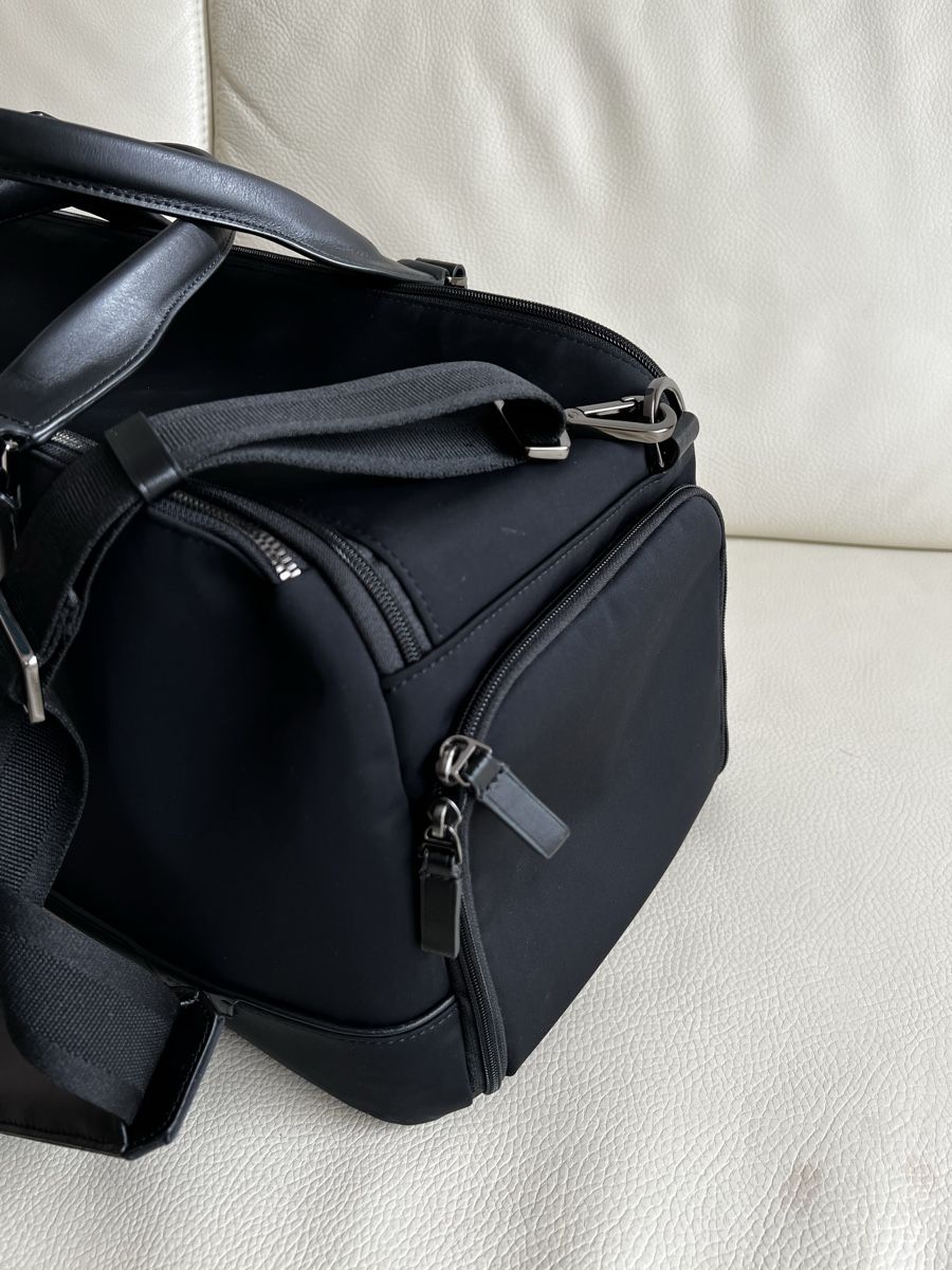 Tumi Borse: Tumi „Harrison Port Weekend Duffel“ – Nuovo (secondo la descrizione) da Niederwangen BE venduto da KFI 7