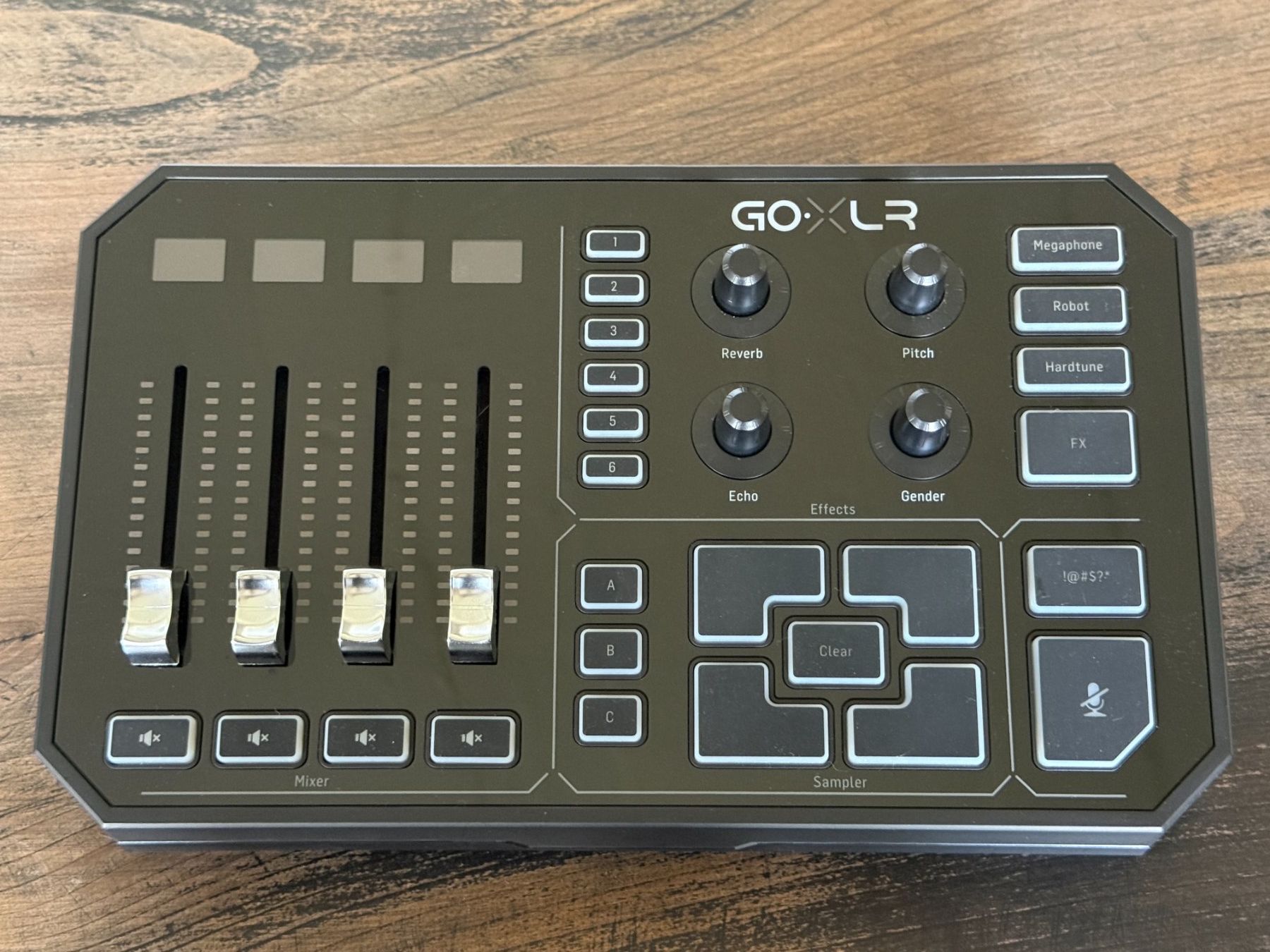 TC Helicon Console di mixaggio: TC Helicon GO XLR USB-Audiointerface mit 4-Kanel-Mixer – Usato da Gachnang venduto da JohnnyBeGood88 3
