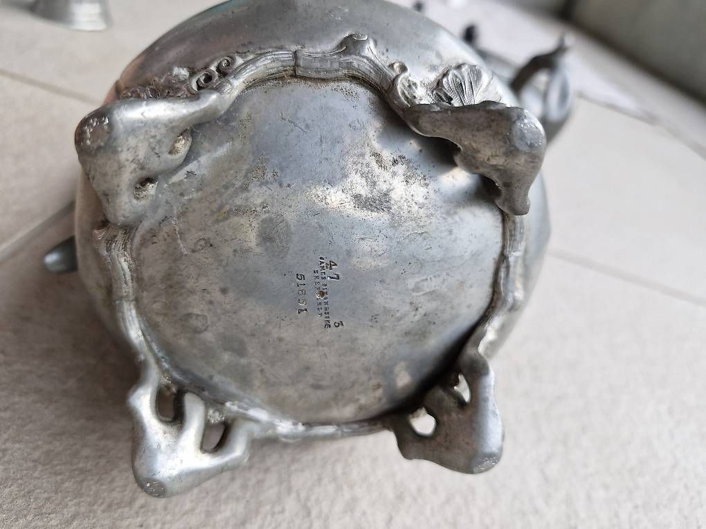Caraffe: Antica brocca in peltro – Usato da Giubiasco venduto da bar_r9hz 1