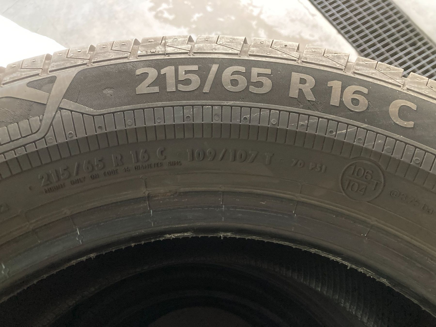 Continental Pneumatici & Ruote complete: 215/65R16 C Sommerpneu Continental – Usato da Cham venduto da Cham6332 3