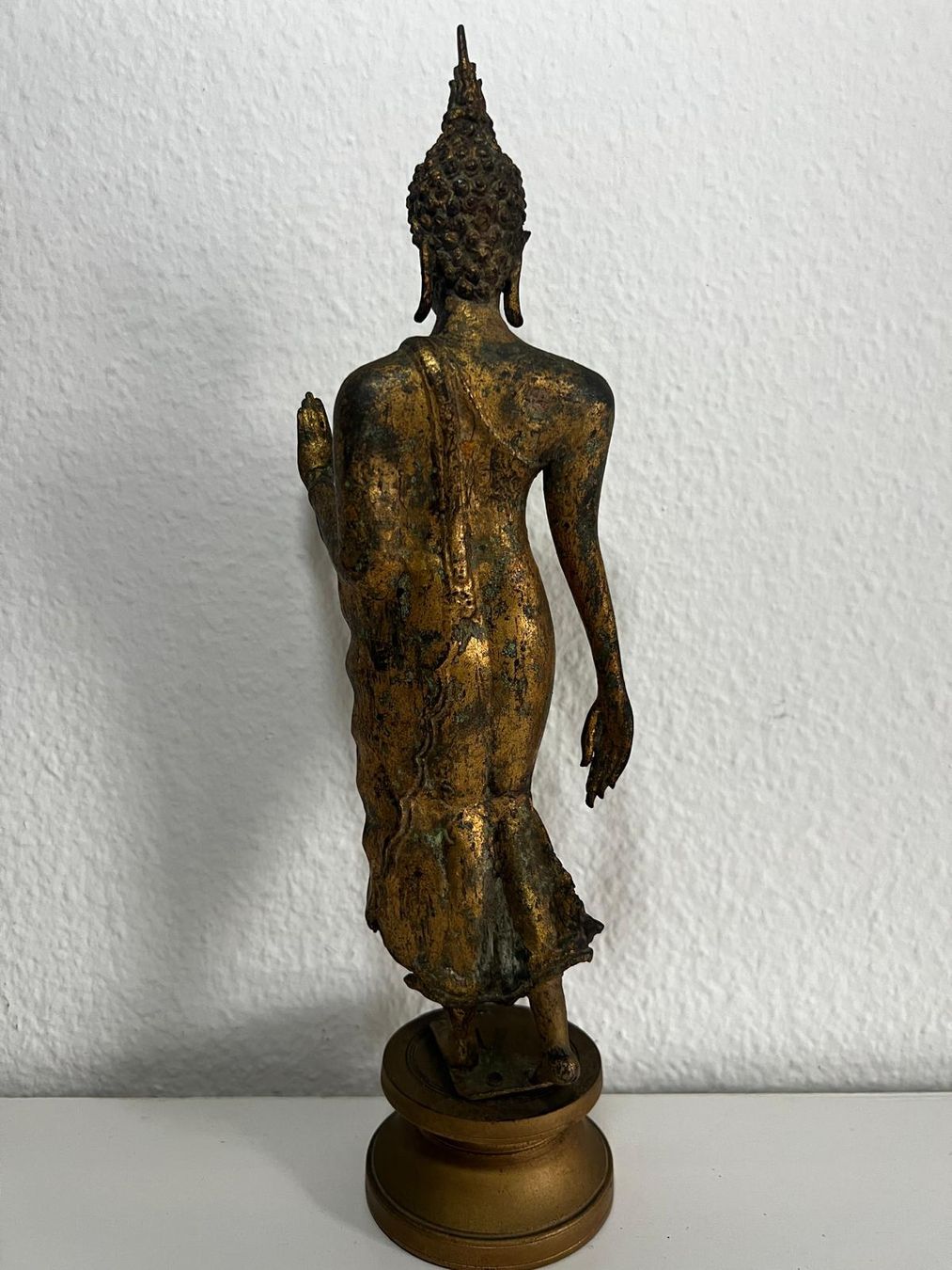 Sculture & Statue: Budda Statue stehend goldfarbig thailändische Sukhothal Stil – Usato da Basel venduto da Fahrenheitcycling 2