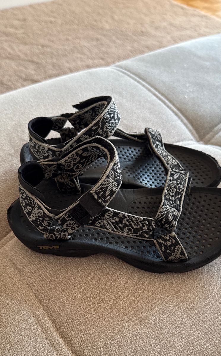 Teva Scarpe da donna: Sandalen TEVA – Usato da Niederurnen venduto da Castash 2