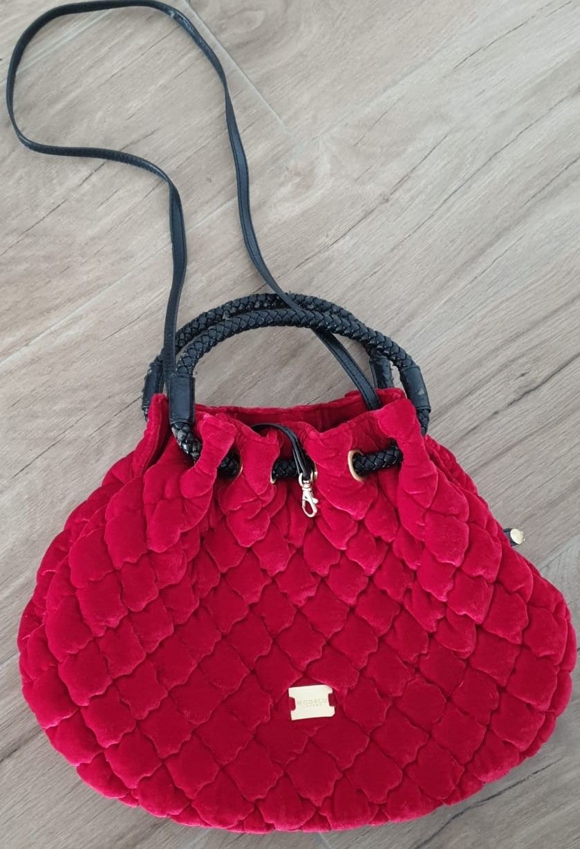 Modalu Borse da donna: Rote Samt Handtasche von Modalu – Usato da Wil SG venduto da portu1