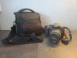 Canon EOS 700D Spiegelreflexkamera mit EF-S 18–55 mm Objekti