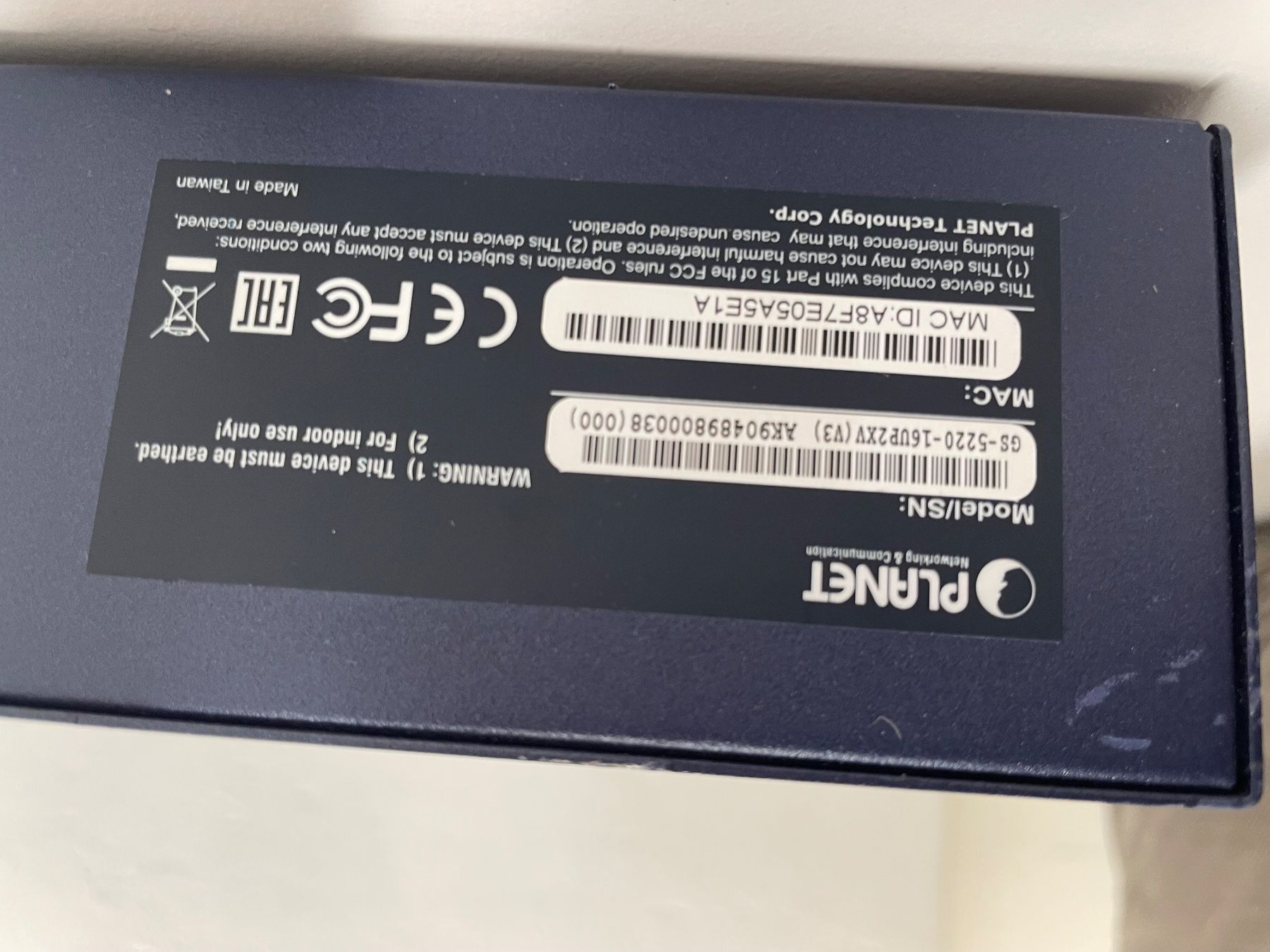 Hub & Switch: Planet GS-5220-16UP2XV PoE Switch – Usato da Niederdorf venduto da LeptonAG 3