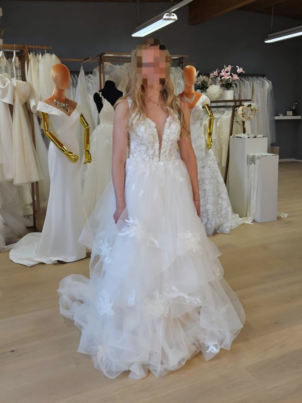 Vestiti: Brautkleid A-Linie – Nuovo (secondo la descrizione) da Lungern venduto da jofurrer