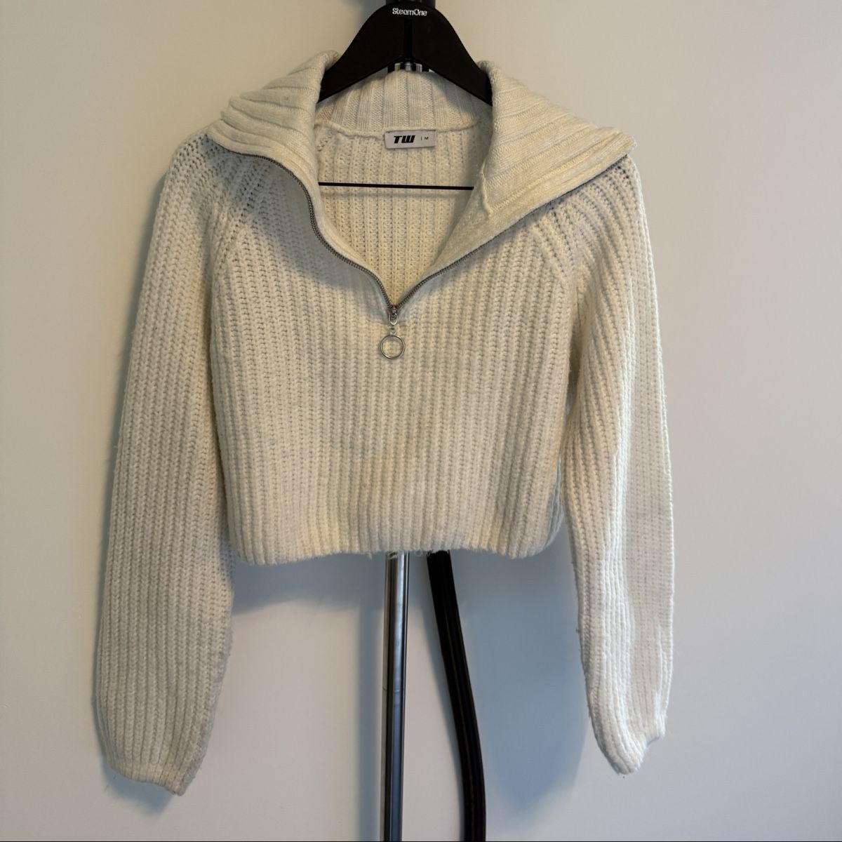 Pullover & Sweatshirts: Pull blanc cassé tally weijl avec fermeture éclair Taille M – Gebraucht aus Sion von bar_r96b