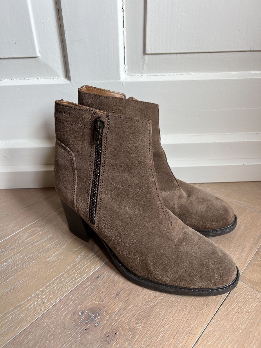 Esprit Chaussures femmes: Esprit Suede Ankle Boots, size 39 – D'occasion à Zürich par Mirouch
