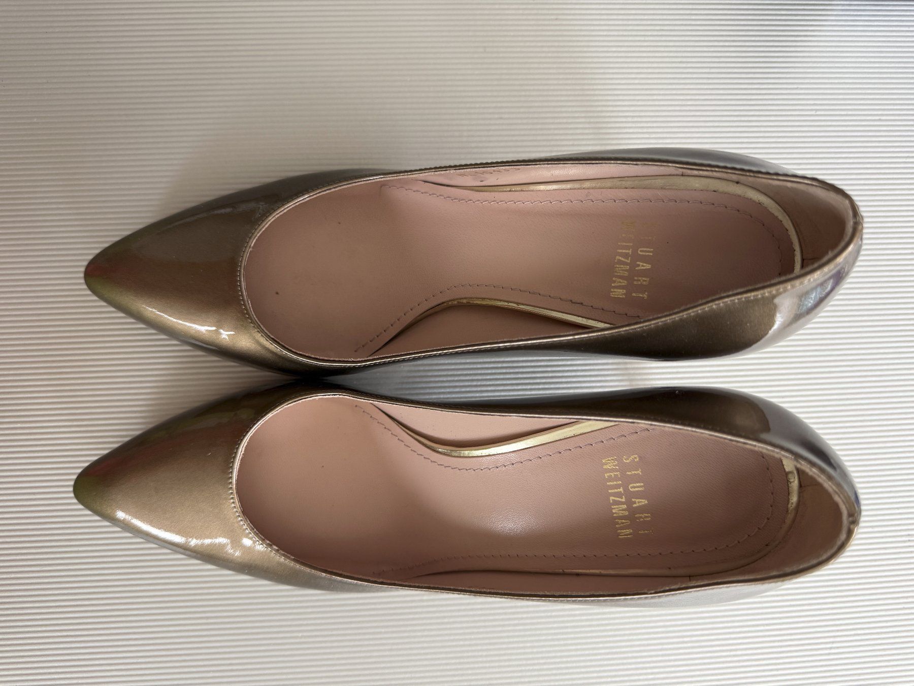 Stuart Weitzman Scarpe da donna: Stuart Weizman Pumps gold - Grösse 37,5 – Nuovo (secondo la descrizione) da Wallisellen venduto da chr_s557 2