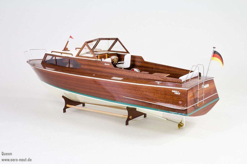 RC Kits de montage: Queen Sportboot Bausatz – Neuf avec emballage d'origine à Horgen par RcModell 1