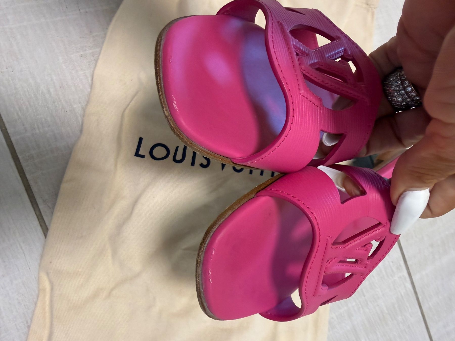 Louis Vuitton Scarpe da donna: Mules plates LOUIS VUITTON Isola 36.5 – Usato da RICHTERSWIL venduto da mftjt63 2