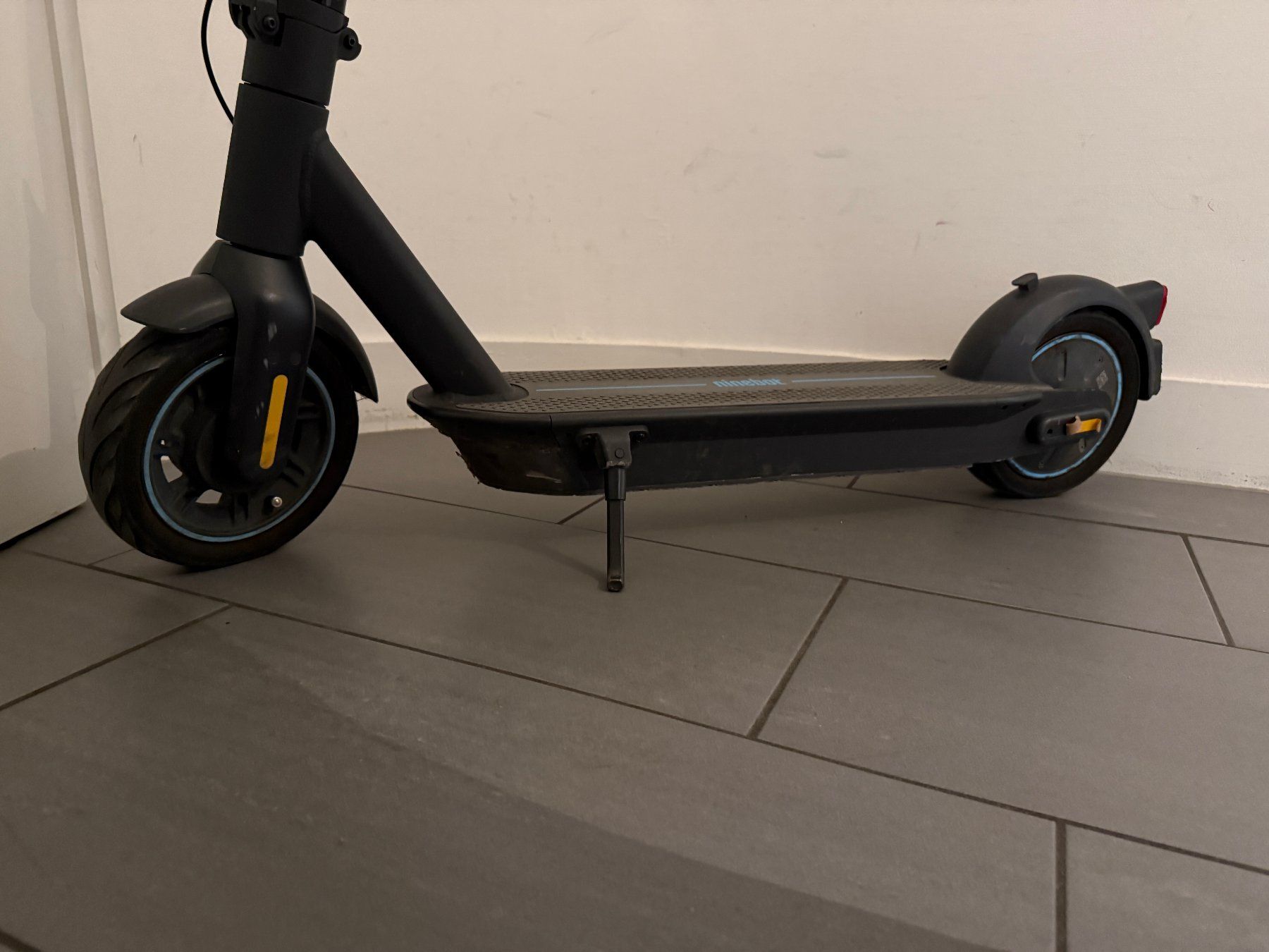 Segway Kickboard: Segway Ninebot KickScooter Max G30D II – Usato da Zürich venduto da Naloo 4