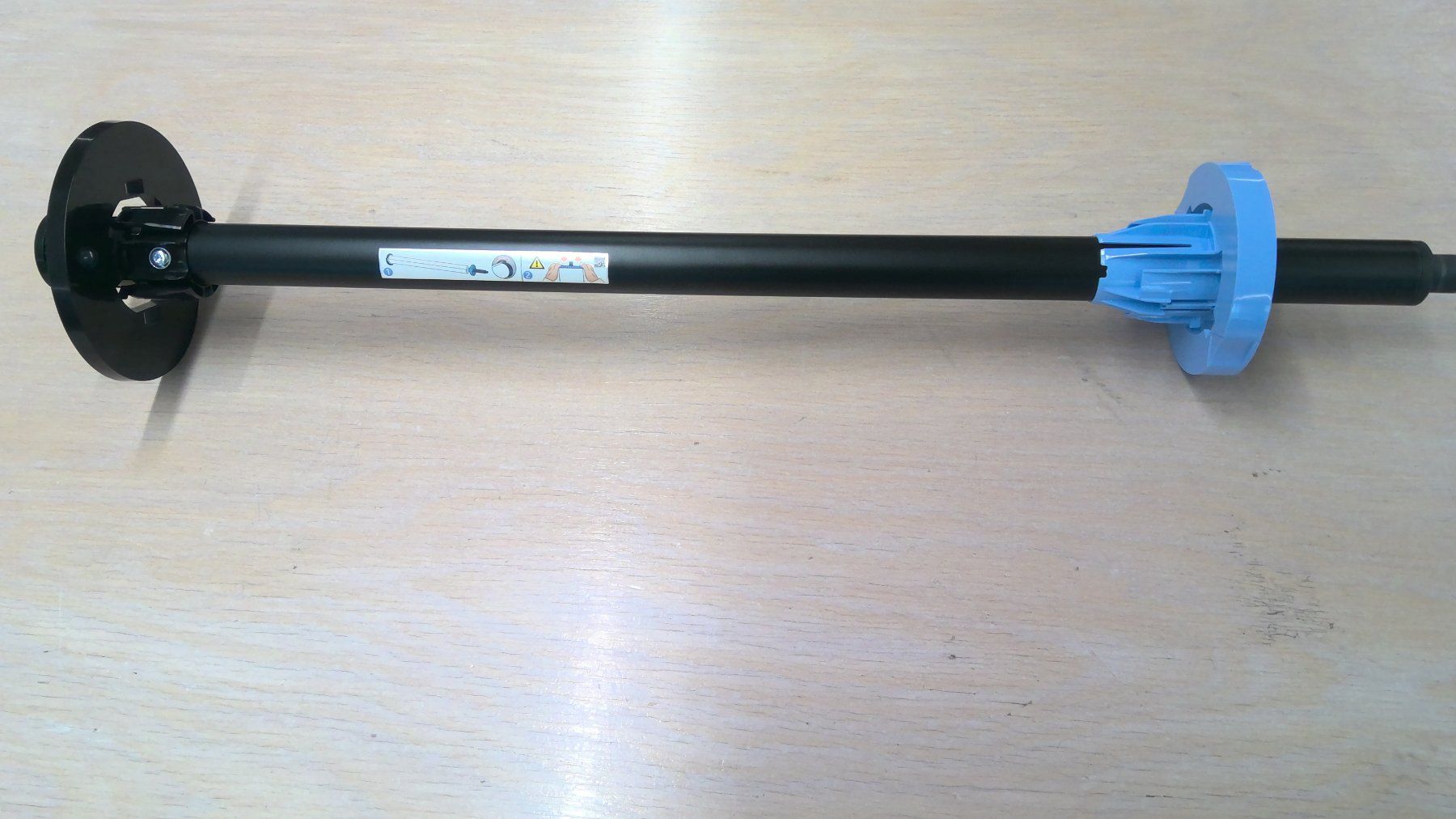 Hewlett Packard Stampanti: Diverse HP-Papierspindeln für Plotter + 3" Spindeladapter – Usato da Fehraltorf venduto da loremgmbh 6