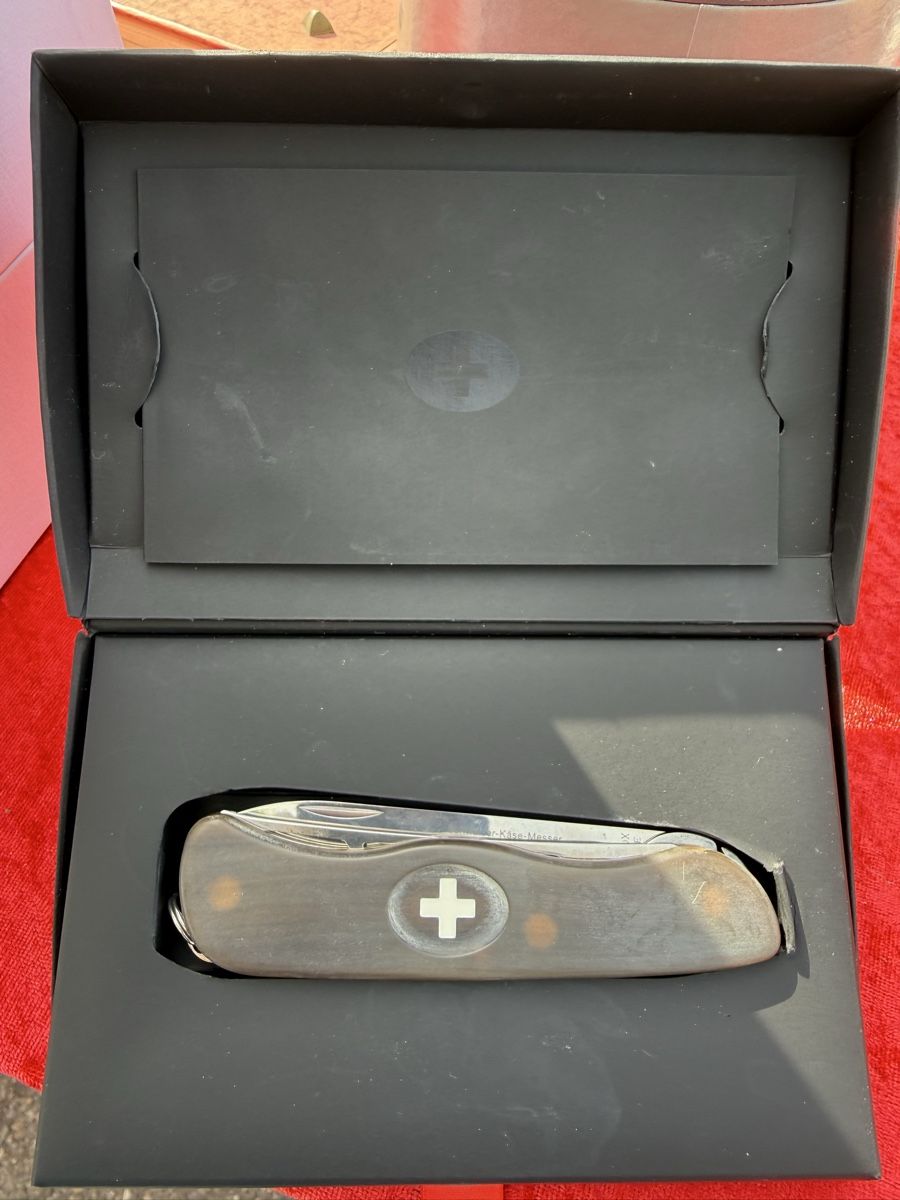 Victorinox Coltelli tascabile: Victorinox Schweizer Käsemesser Box Limited Edition Numerier – Usato da Schupfart venduto da 1.TopAngebote