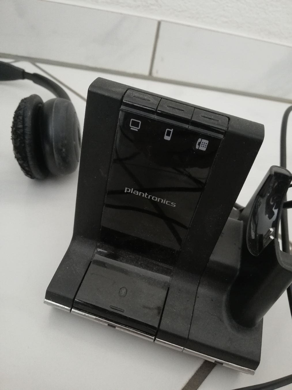 Plantronics Cuffie: Plantronics Microsoft Lync Headset with Base Station, Used – Usato da Baar venduto da Lykebar 3