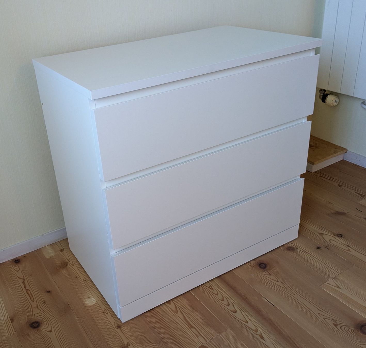 Ikea Cassettiere: Ikea Kommode Malm weiss mit drei Schubladen – Usato da Giffers venduto da agu25 1