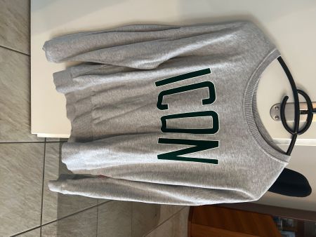 Pullover mit Icon Design