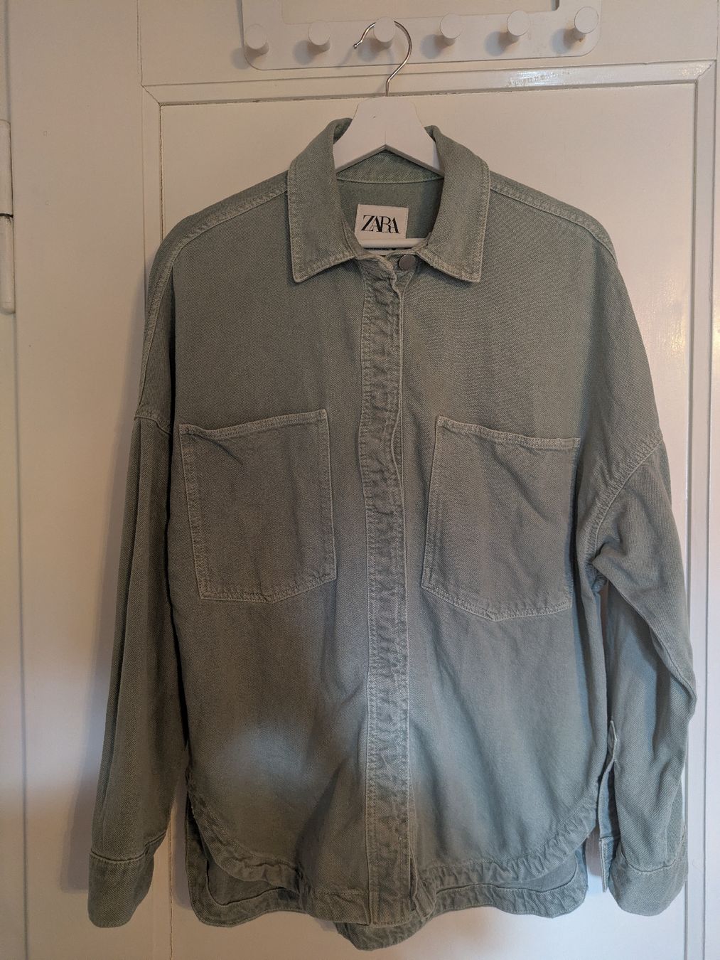 Zara Blusen: Oversize Jeanshemd Grösse XS – Neu (gemäss Beschreibung) aus Schwyz von Magdalena86