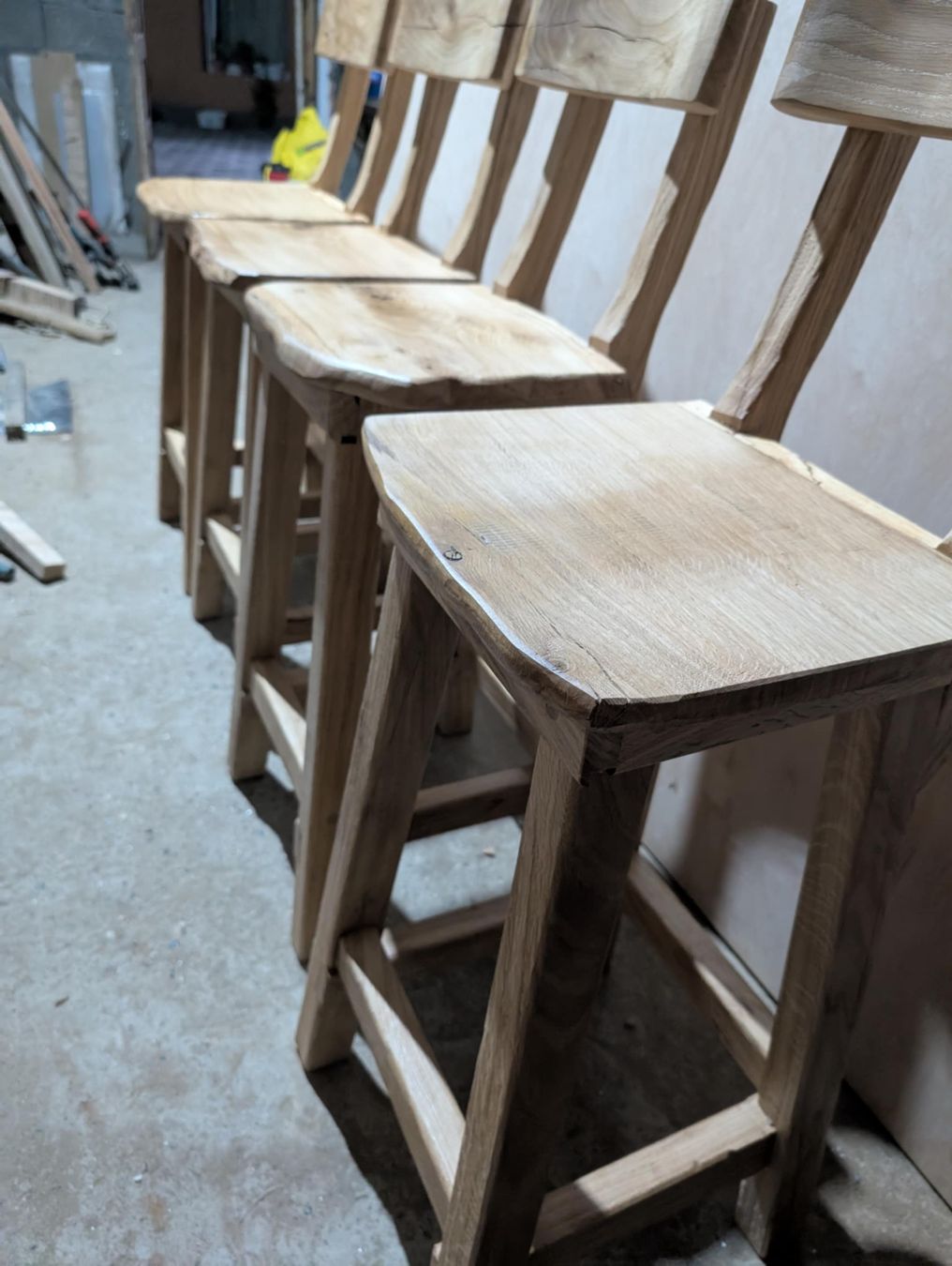 Sgabelli: Handgefertigte Barhocker aus Holz – Nuovo e nell'imballaggio originale da Zürich venduto da Miki_Schreiner 4