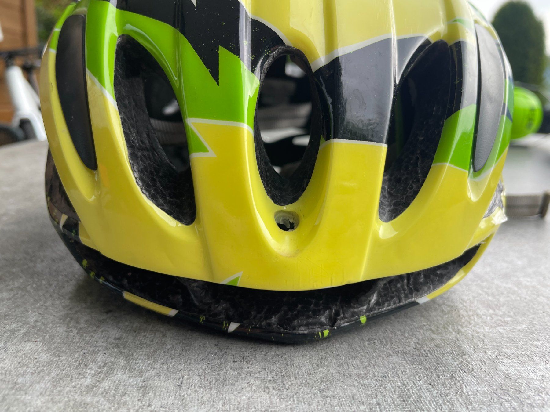 Specialized Caschi: Kindervelohelm Specialized – Usato da Wilen (Sarnen) venduto da alpvester 2