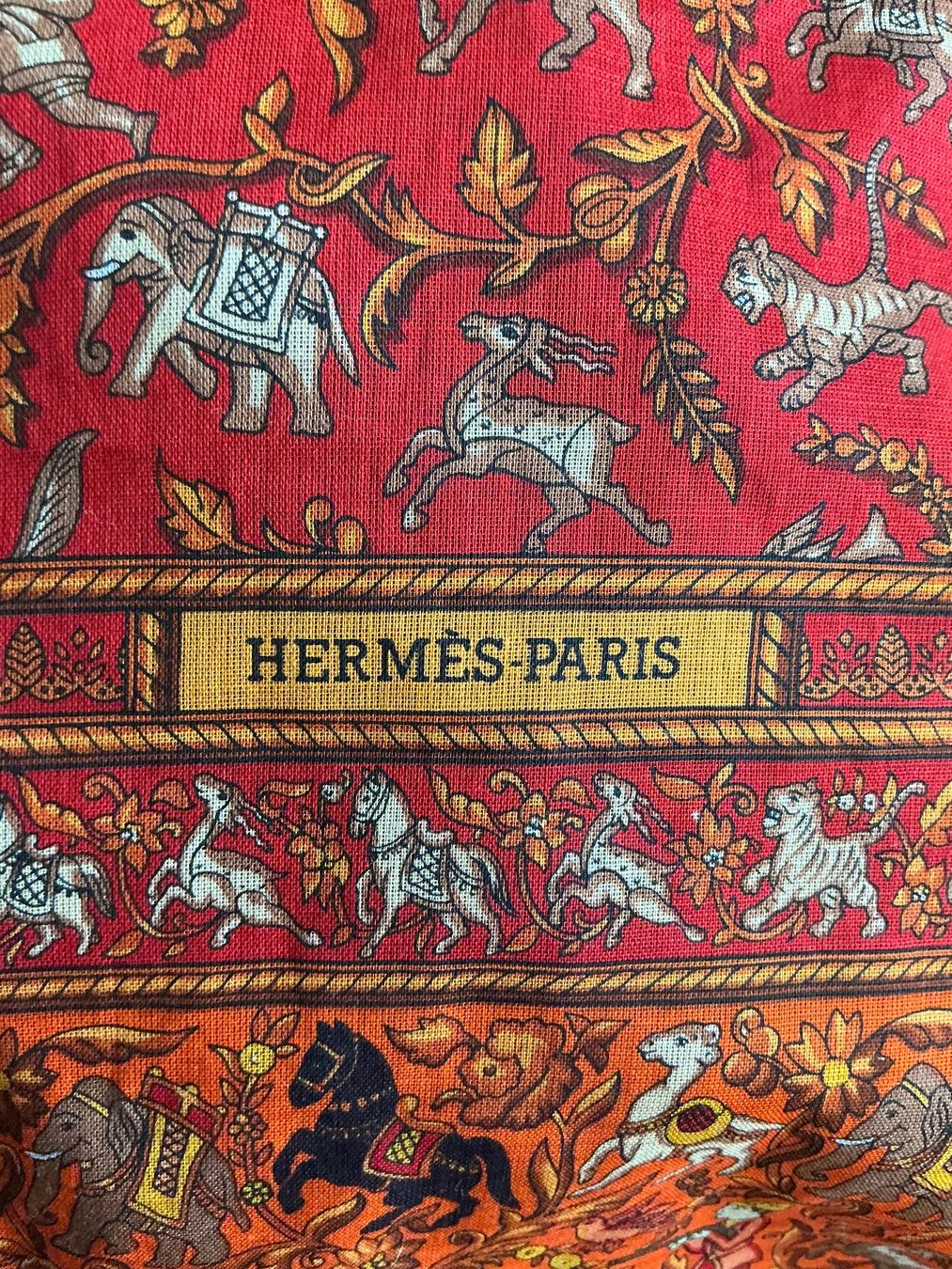 Hermès Foulard & Sciarpe: Gavroche Hermès avec charm Neuwertig – Nuovo (secondo la descrizione) da Zürich venduto da ova_trc6 4