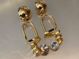 Boucles d’oreilles en métal doré avec pierres