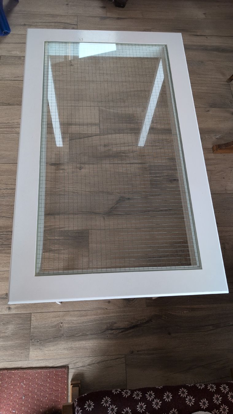 Tables: Tisch mit Glasscheibe – D'occasion à Thun par Senggler