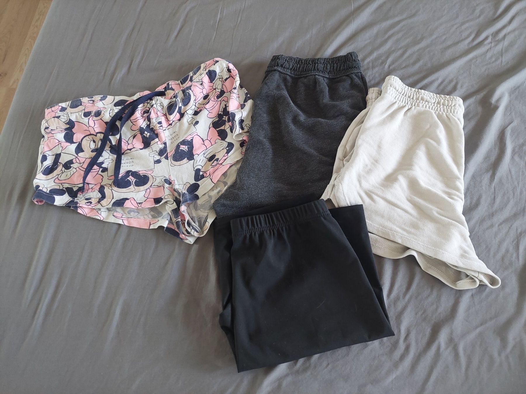 Lotti di vestiti: 24 TEILIGES MARKENKLEIDER PAKET GR. S – Usato da Münchenstein venduto da Strupfi 3
