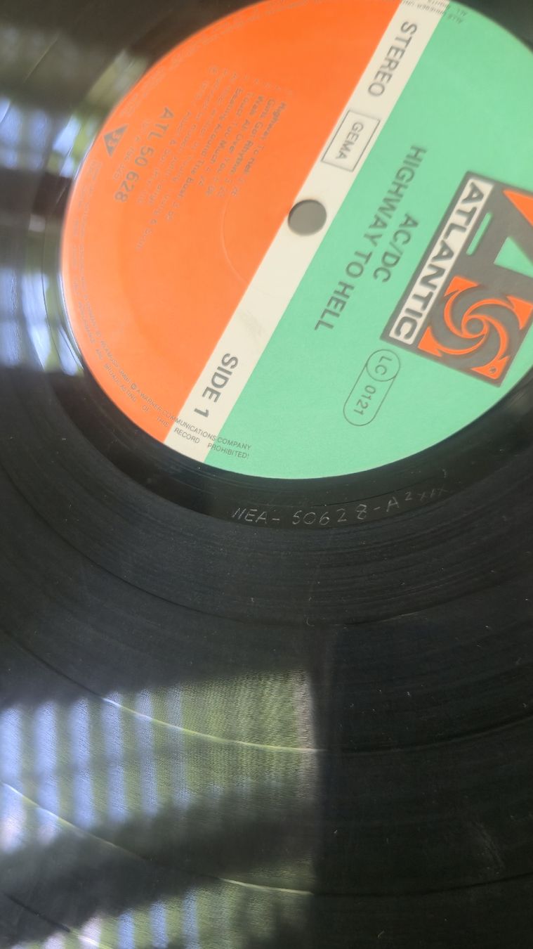 Dischi in vinile: Vinyl Platte AC/DC Highway to Hell gebraucht – Usato da Oberägeri venduto da Silverhome 1