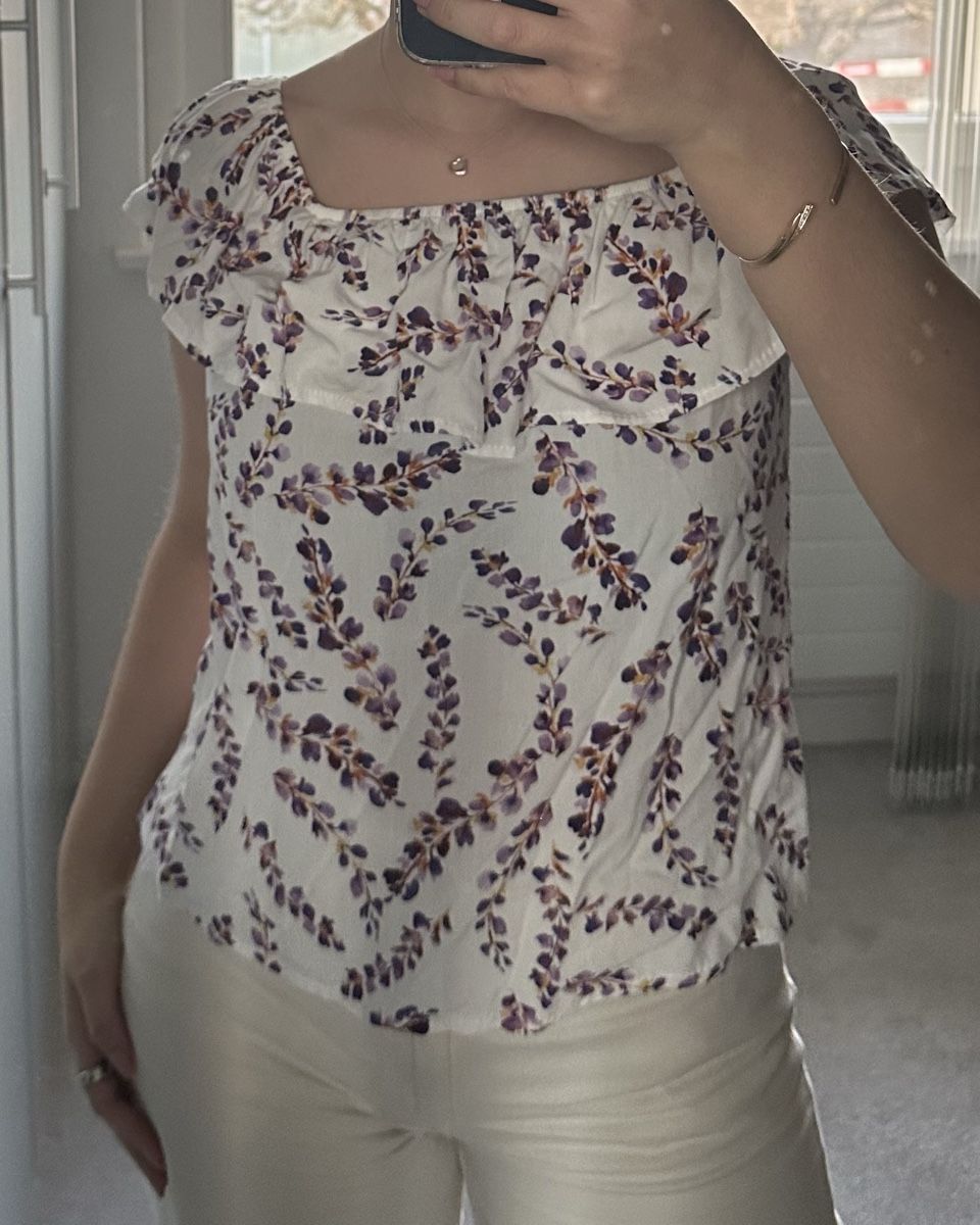 Tops: Off-Shoulder Top mit Blumenmuster, Grösse S – Gebraucht aus Uster von deb_ljc5 2