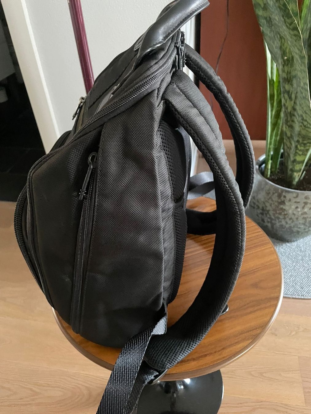 Tumi Zaini: TOP TUMI-Rucksack! Keinerlei Mängel – Usato da Zürich venduto da axe_k5cv 1