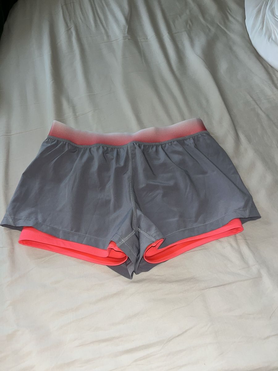 Leggings: kurze Sporthose – Nuovo (secondo la descrizione) da Zuchwil venduto da celixne 1