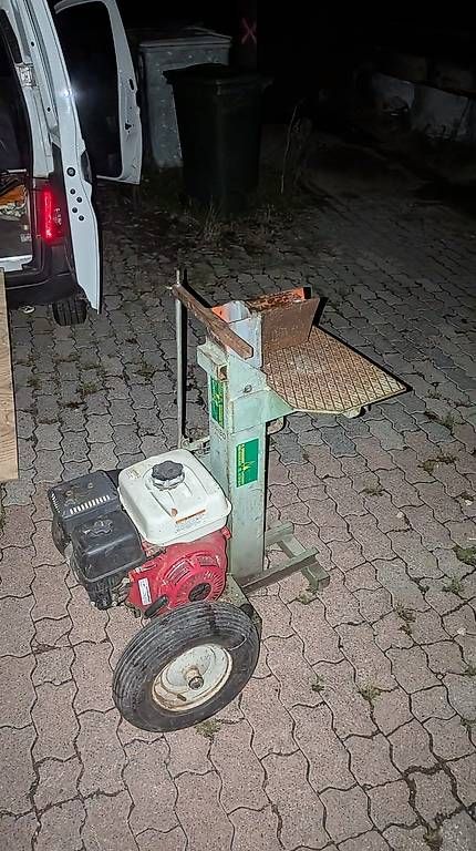 Alle Maschinen: Mabo Puma Holzspalter mit Benzinmotor – Gebraucht aus Bellikon von privatVerkauf101