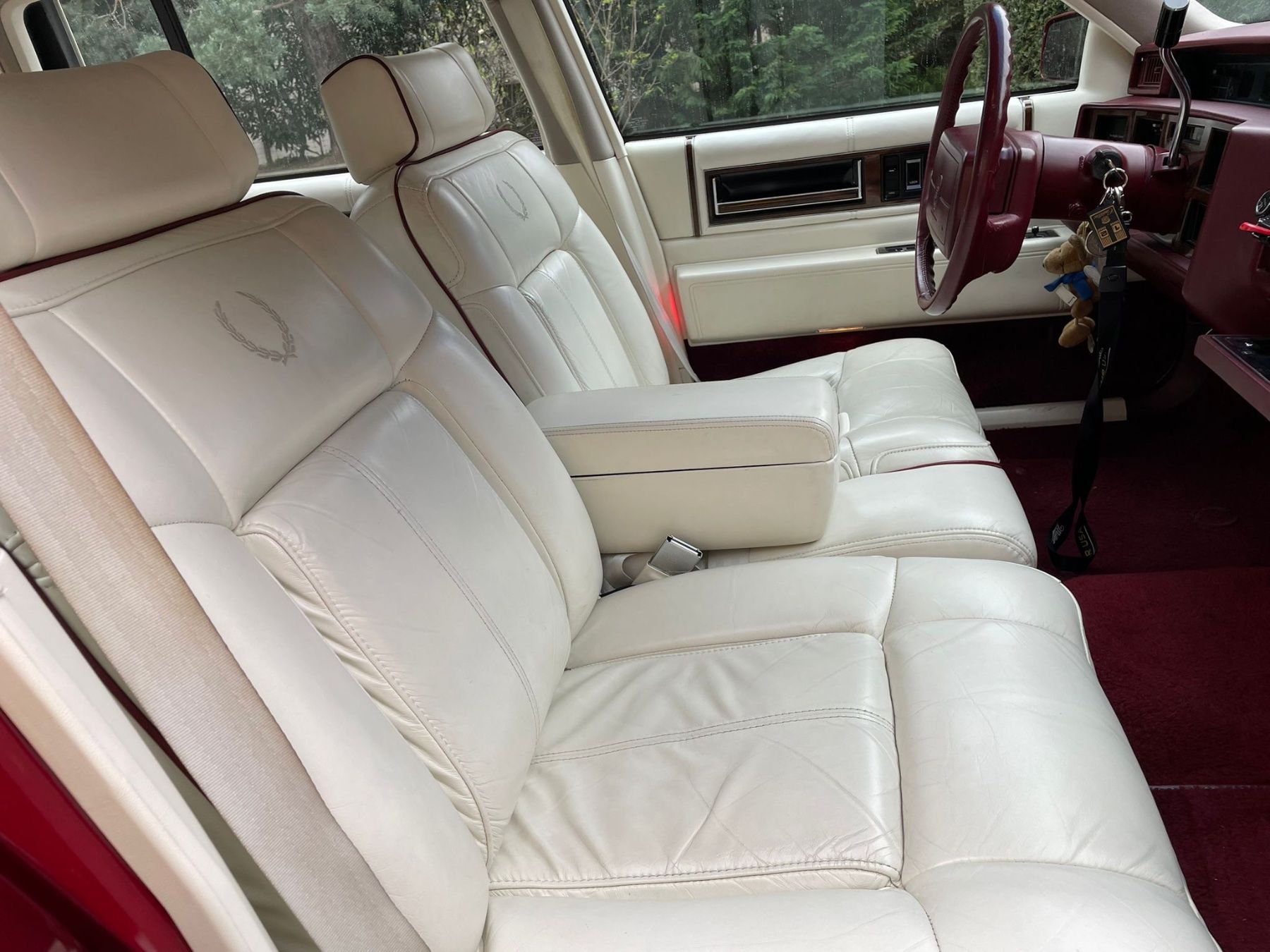Cadillac Automobili: Cadillac DeVille Custom Gold Edition by Bayview Cadillac – Usato da Stäfa venduto da wfrenzel 6