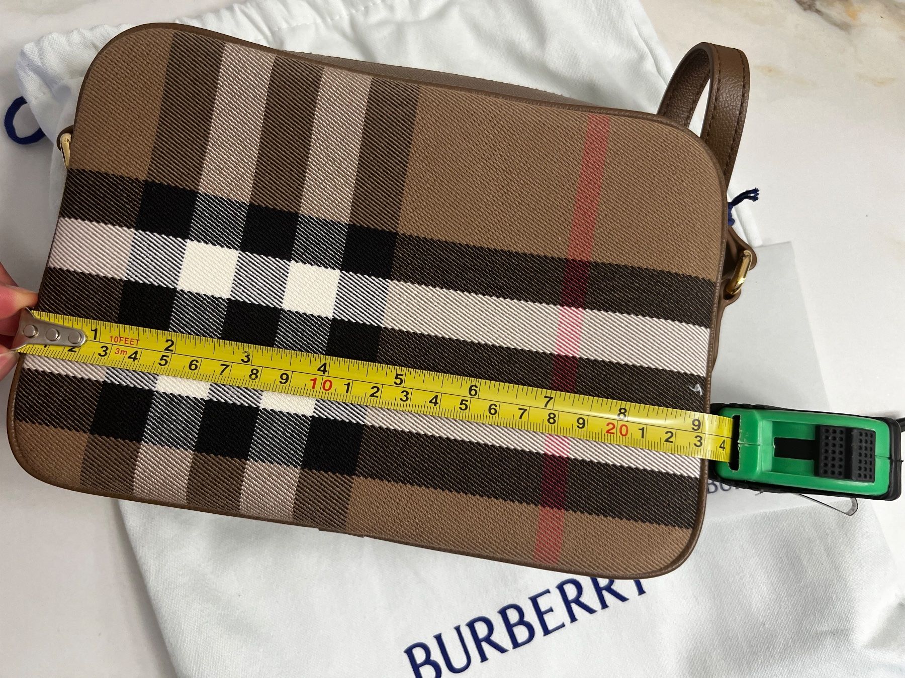 Burberry Borse: NEU! Burberry Check Camera Bag inkl. Staubbeutel – Nuovo e nell'imballaggio originale da Döttingen venduto da Swissquisite 4