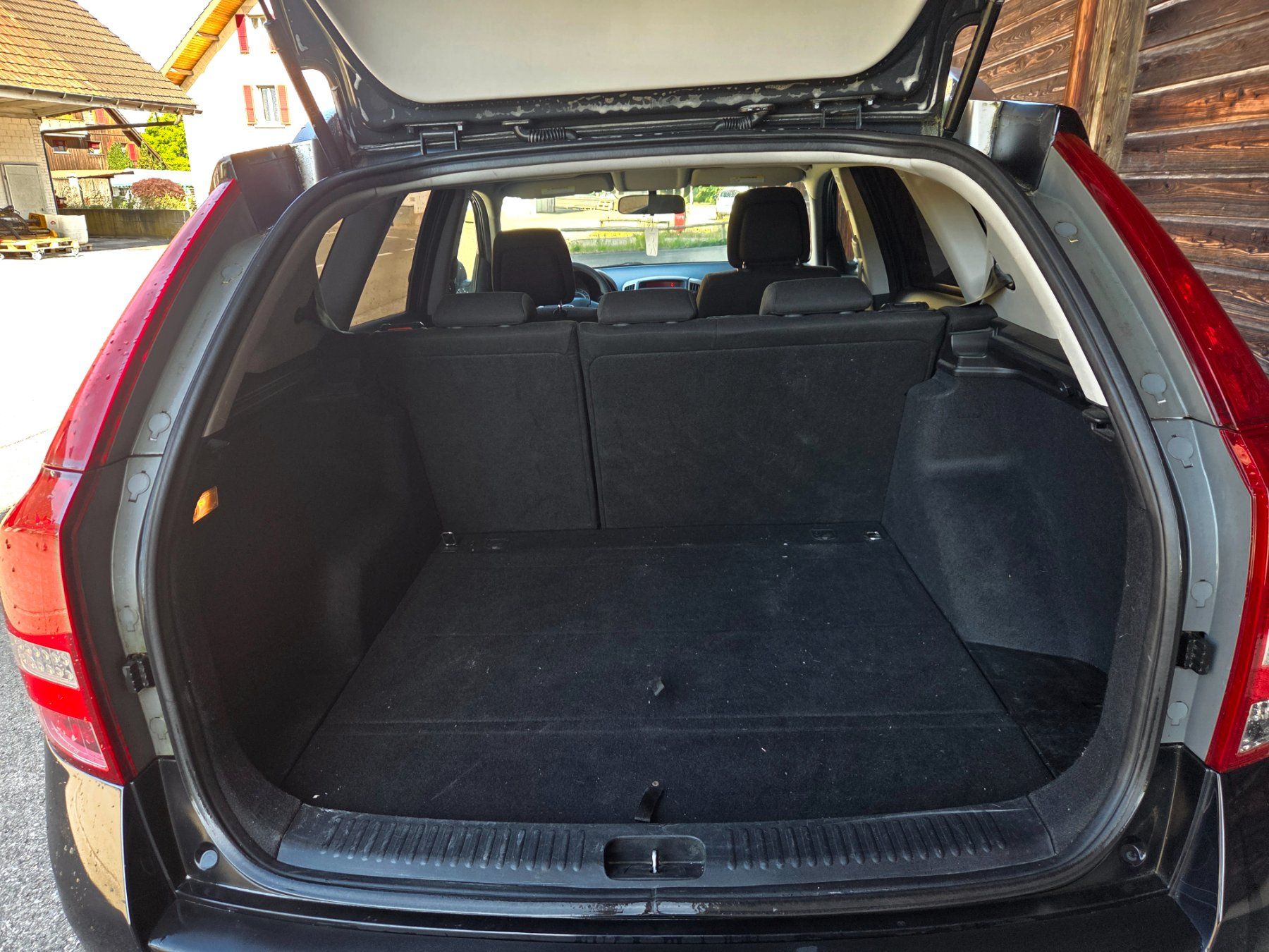Kia Automobili: Kia Ceed 1.4 SW ISG - MFK 18.06.2026 – Usato da Solothurn venduto da LYRELA 9