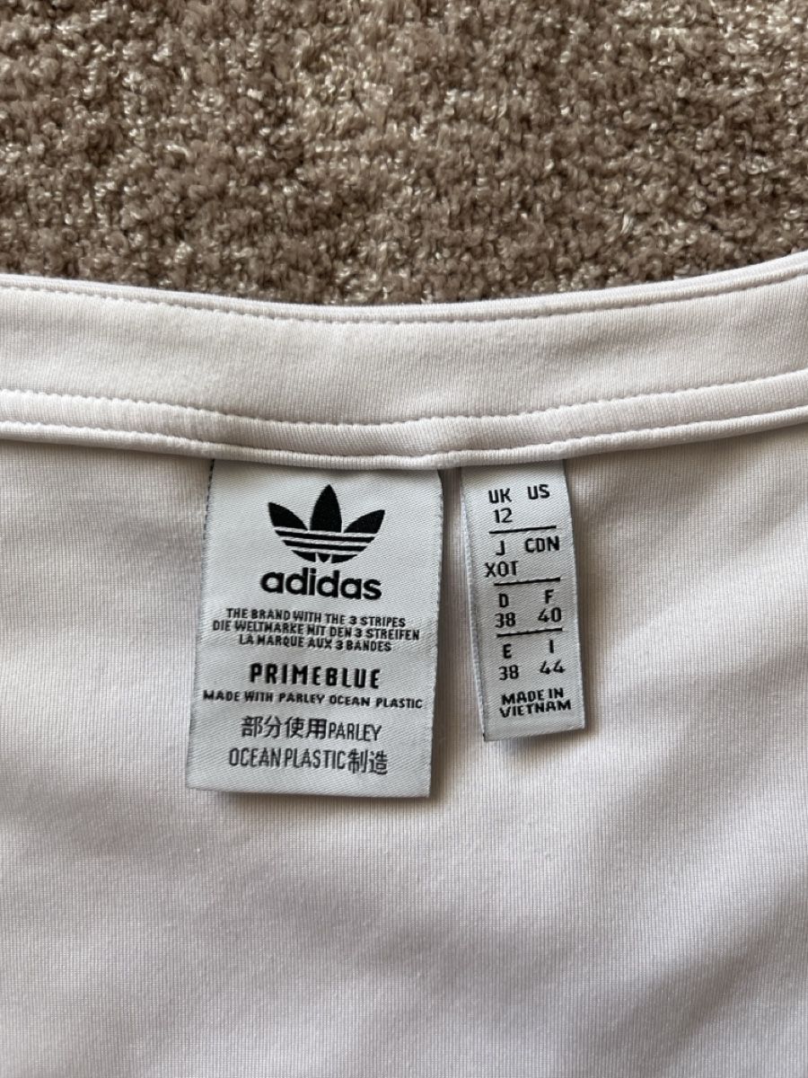 Adidas Tops: Crop top manche longue blanc Adidas 38 – Gebraucht aus Lausanne von mae_dj7r 2