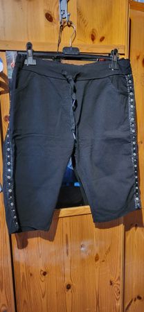 Damen Hose kurz gr 46, stretch sehr dehnbar.