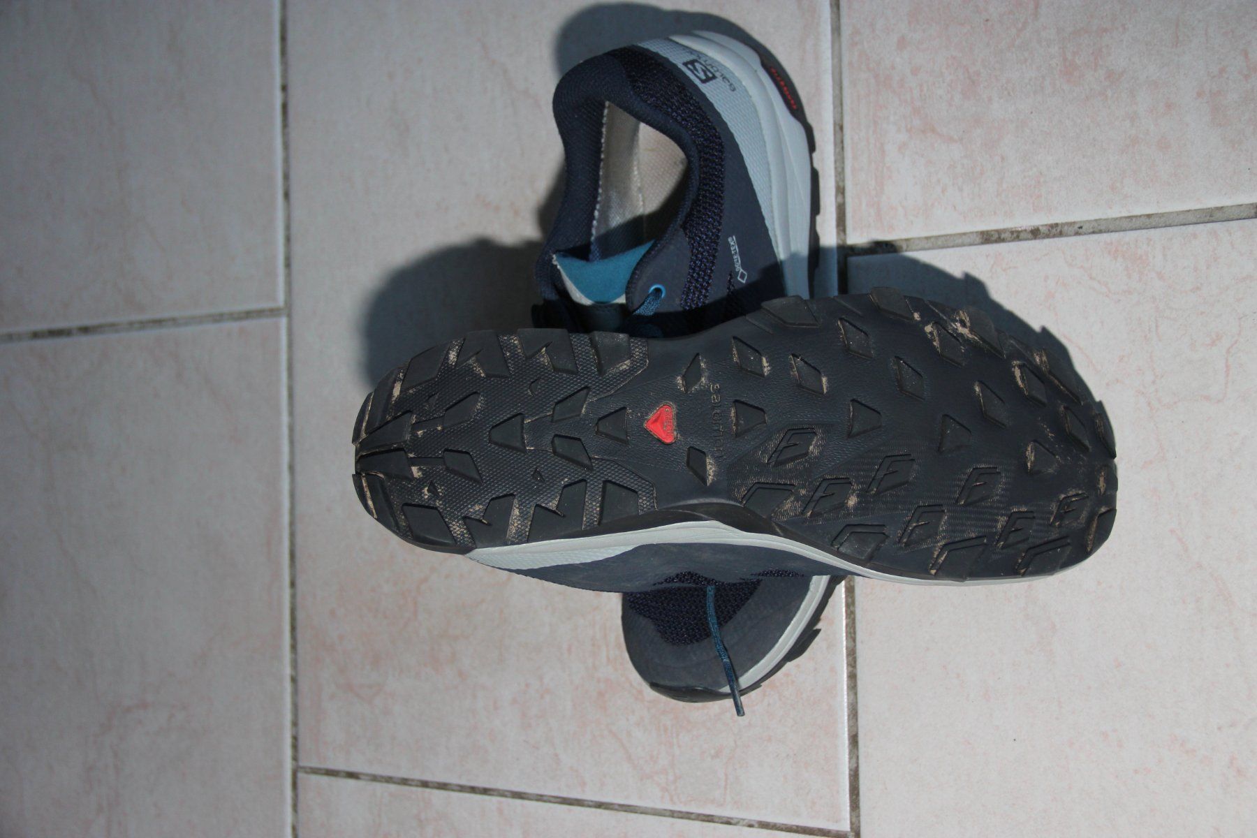 Salomon Scarpe da uomo: Salomon Outline Goretex Trekkingschuhe Gr: 42 – Usato da Thun venduto da zopfschweiz 2